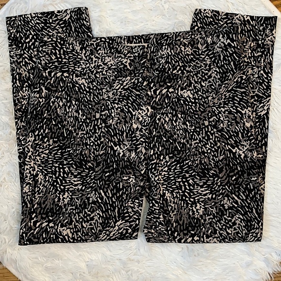 Loft Black & Gray Print Cropped Marisa Pant - Picture 1 of 10